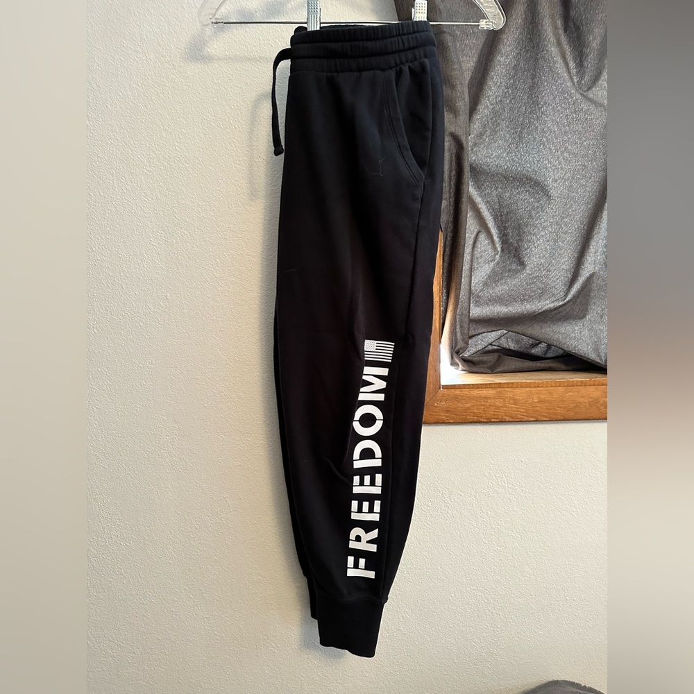 Under Armor Women’s jogger sweatpants